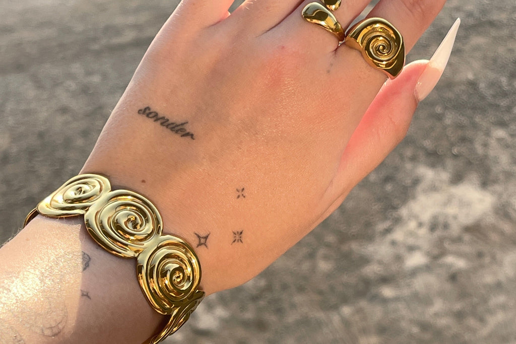 Swirl Bracelet (Adjustable)